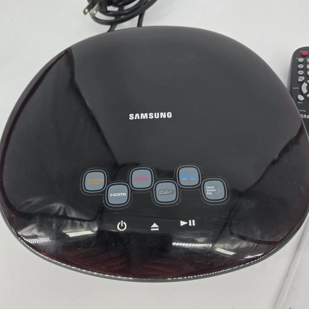Samsung DVD-H1080R DVD Player HDMI USB With Remote Manual Tested Powers Opens